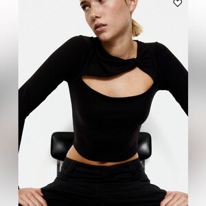 H&M TWIST-DETAIL CROP LONG SLEEVE STRETCH TOP BLACK